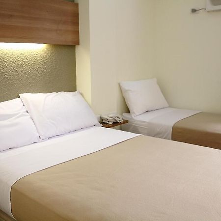 The Center Suites Cebu Esterno foto