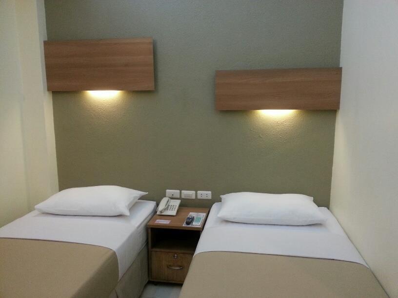 The Center Suites Cebu Esterno foto