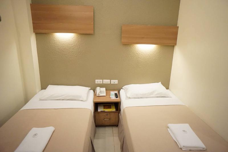 The Center Suites Cebu Esterno foto