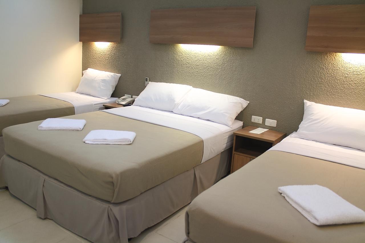 The Center Suites Cebu Esterno foto