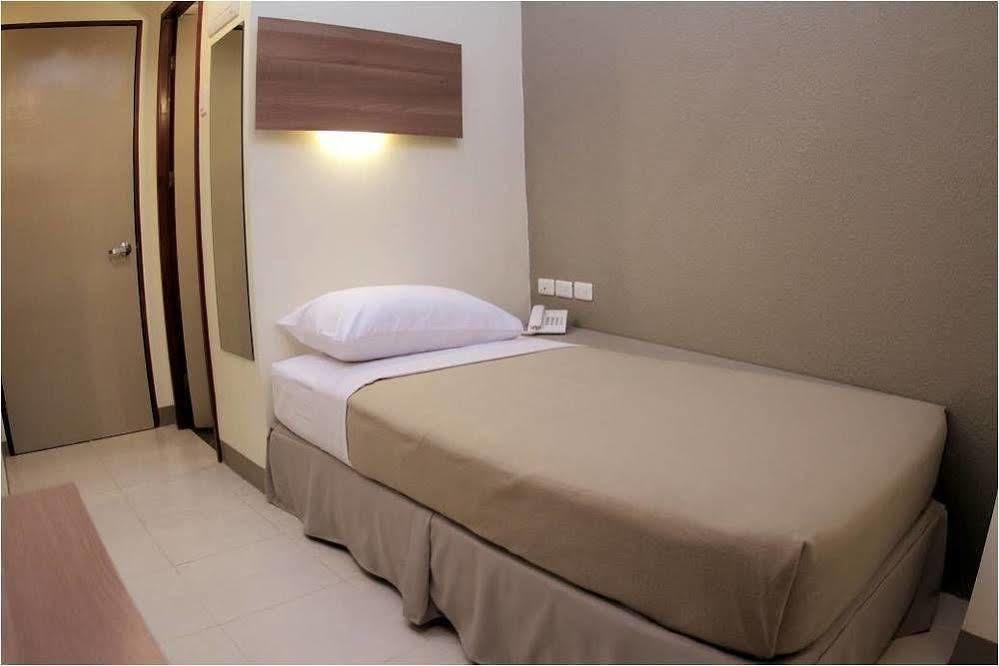The Center Suites Cebu Esterno foto