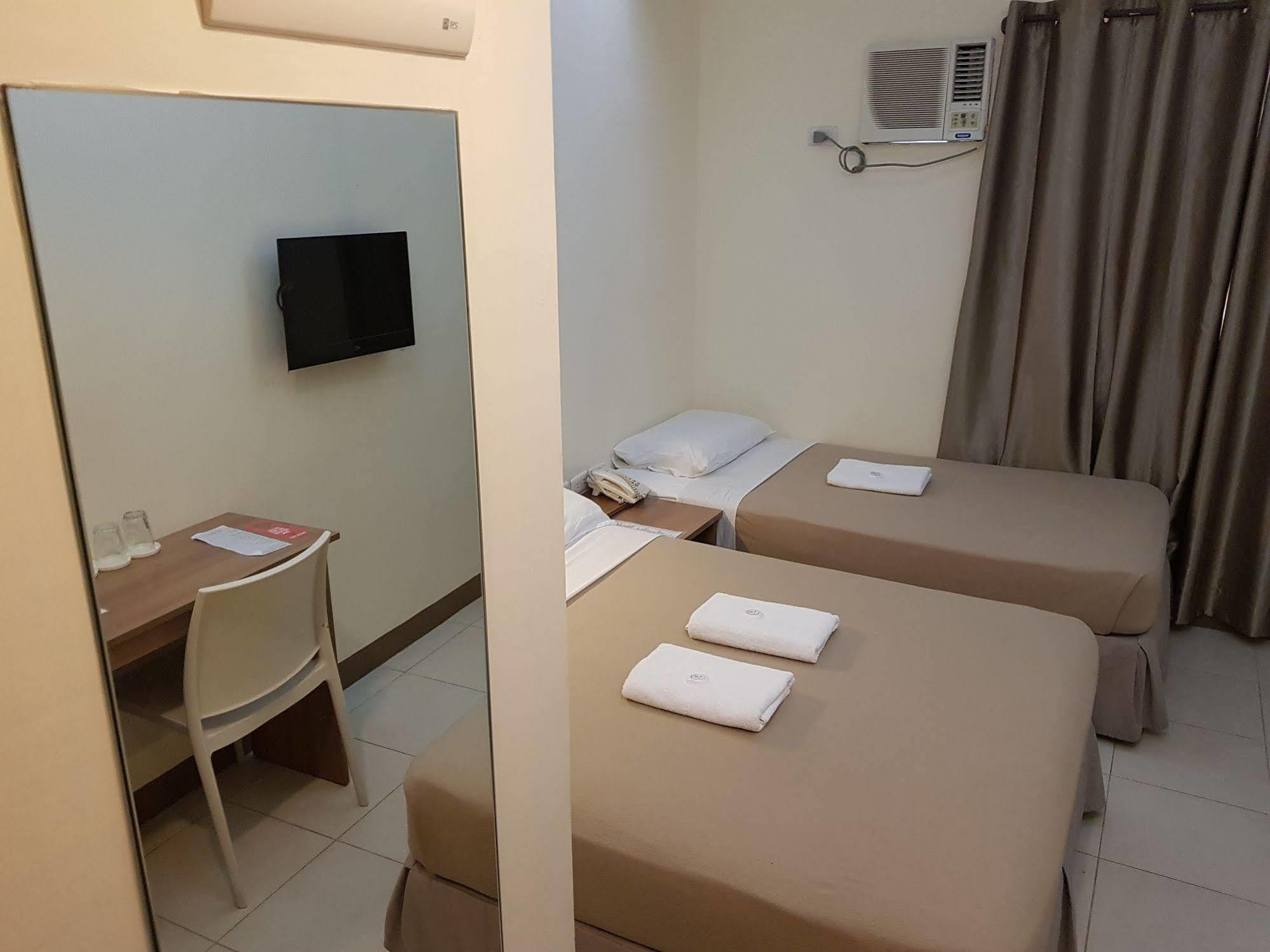 The Center Suites Cebu Esterno foto