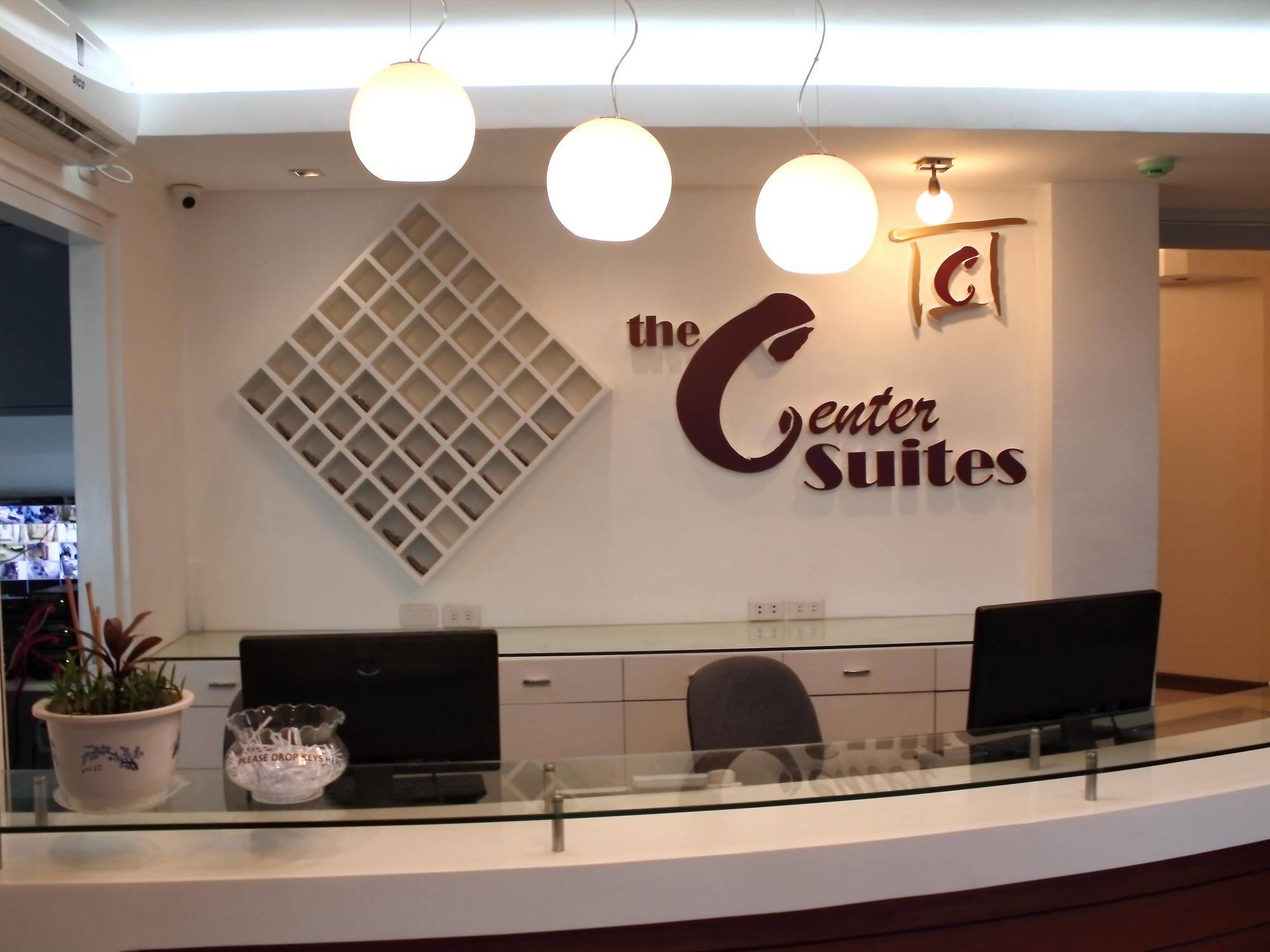 The Center Suites Cebu Esterno foto