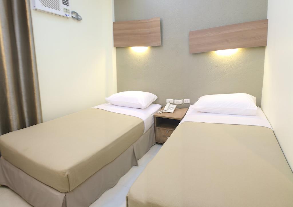 The Center Suites Cebu Esterno foto