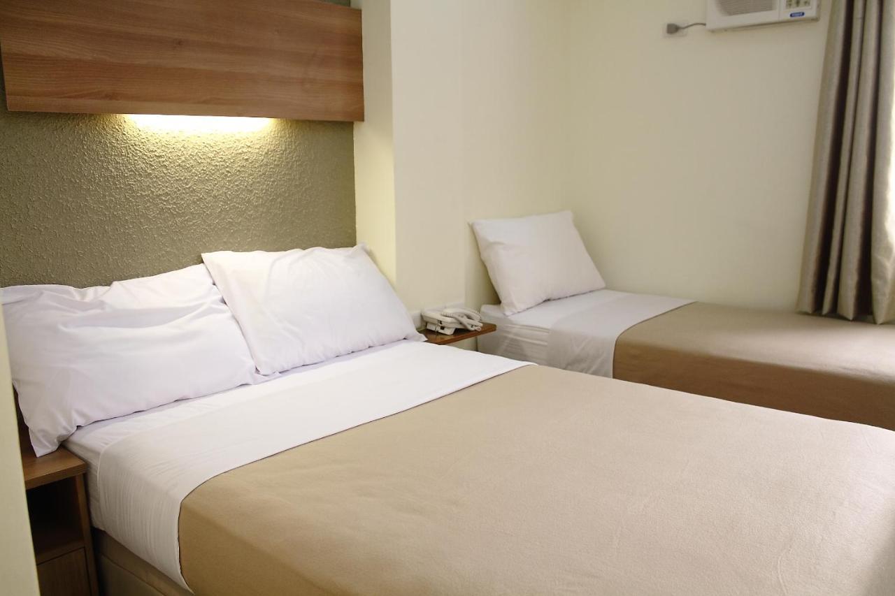 The Center Suites Cebu Esterno foto
